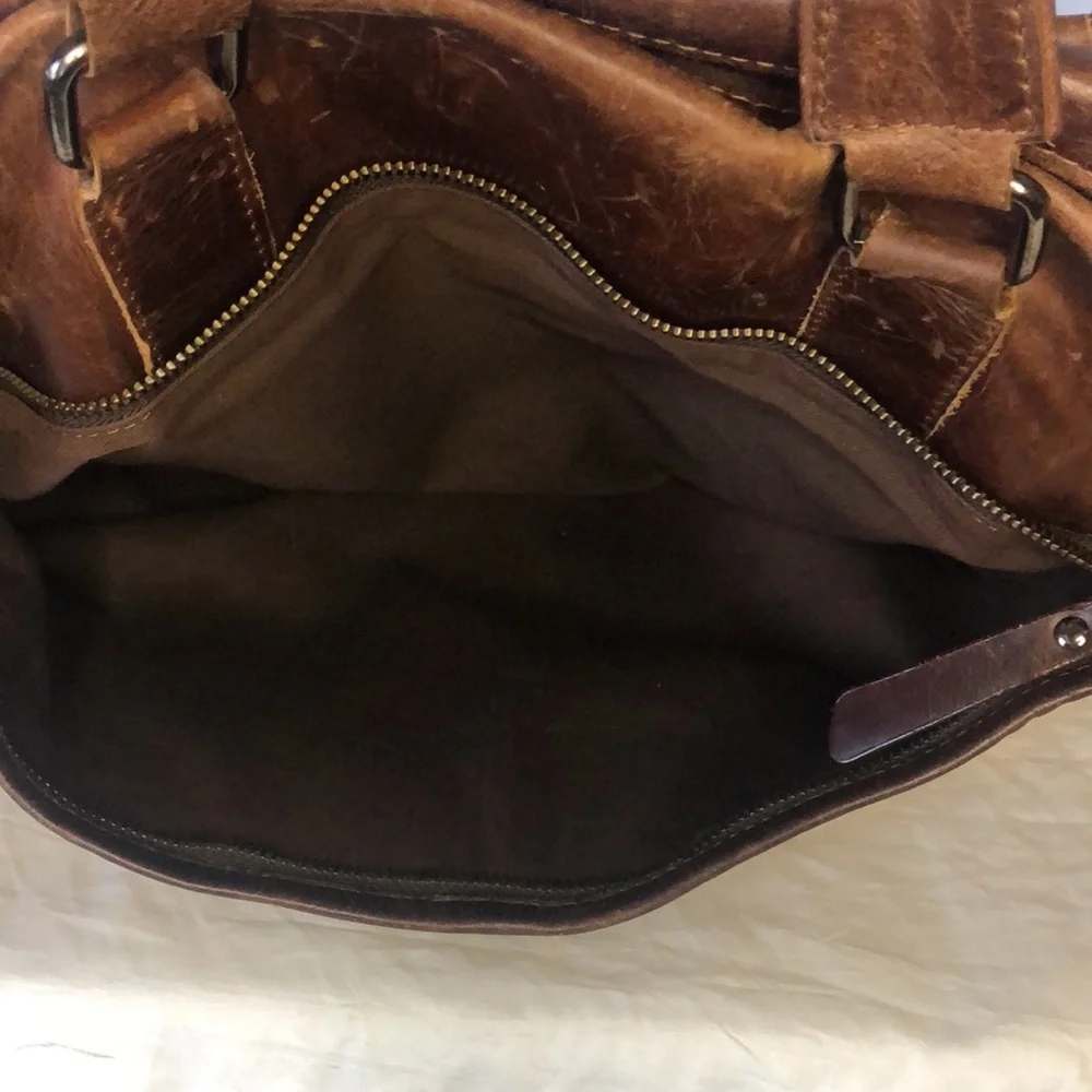 BACCINI Leandro cognac brown distressed genuine leather laptop bag. Detach strap